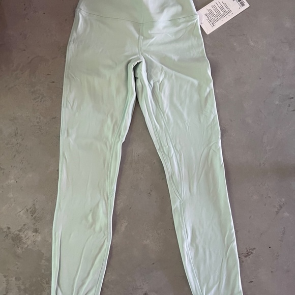 Lululemon Align HR 25” leggings, mint green, size 4, NWT - Picture 2 of 4